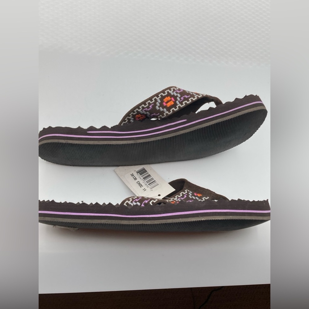 Skechers Flip Flops Women’s Sandals Slip On Chocolate Size 11 Woven Strap NEW - Picture 3 of 8